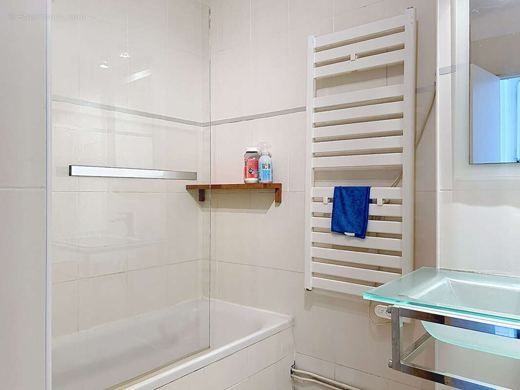 Appartement à MARSEILLE-5E