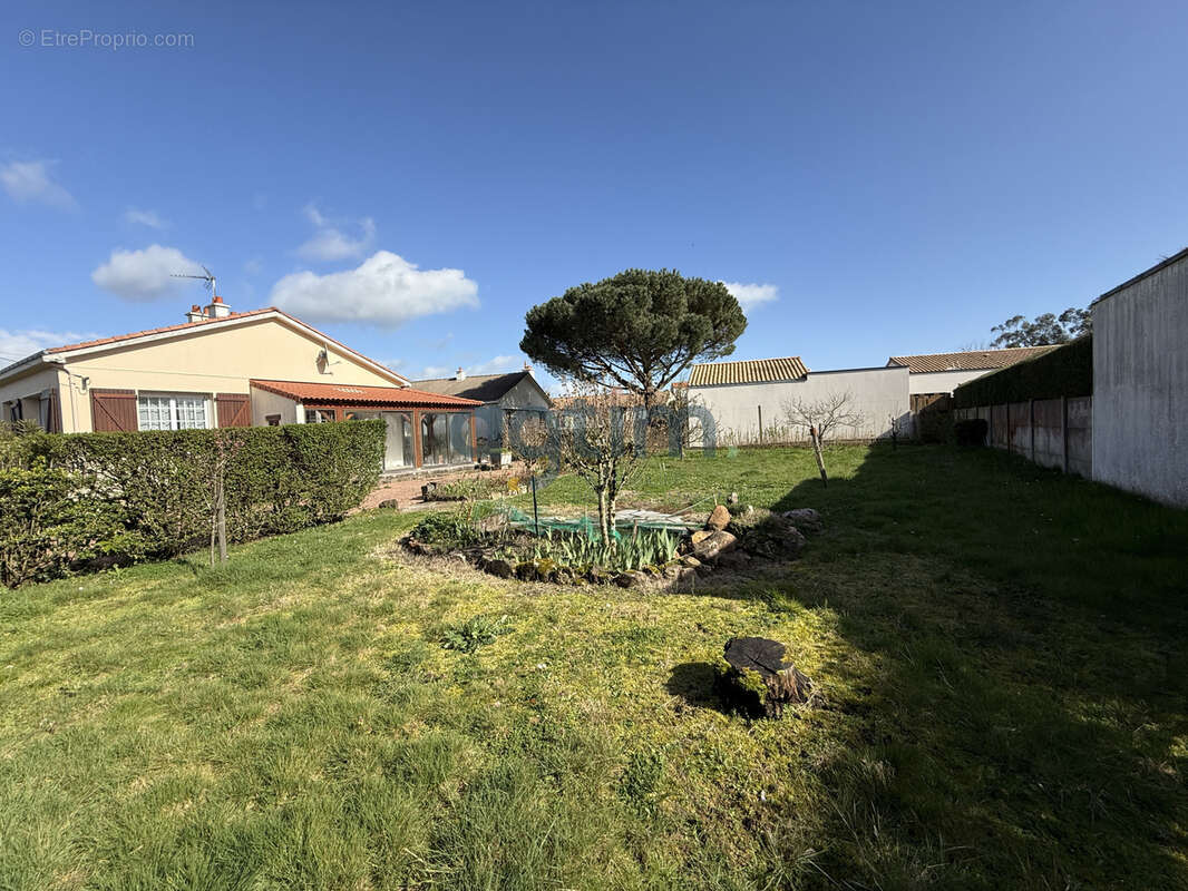 Maison à MONTAIGU