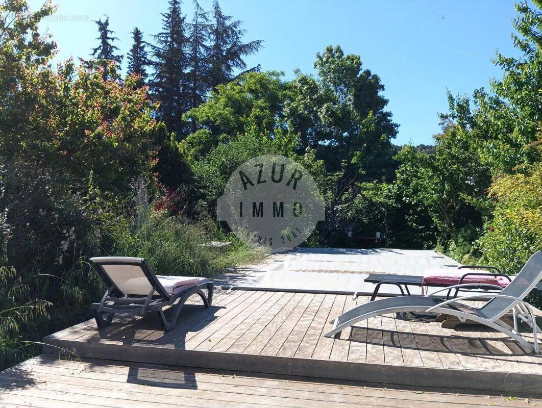 Maison à SAINT-ZACHARIE