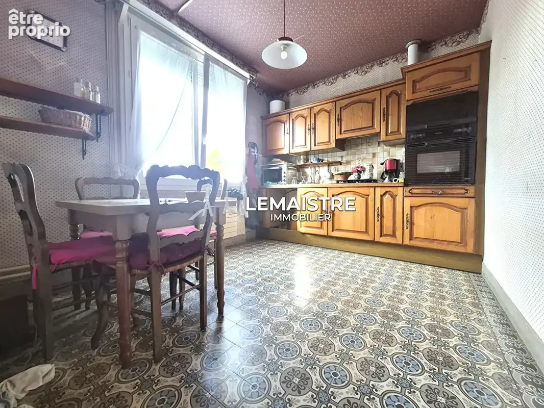 Ensemble immobilier avec maison f3, garage commercial et dépendances - photo 4