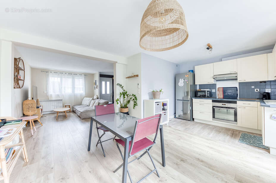 Maison à OZOIR-LA-FERRIERE