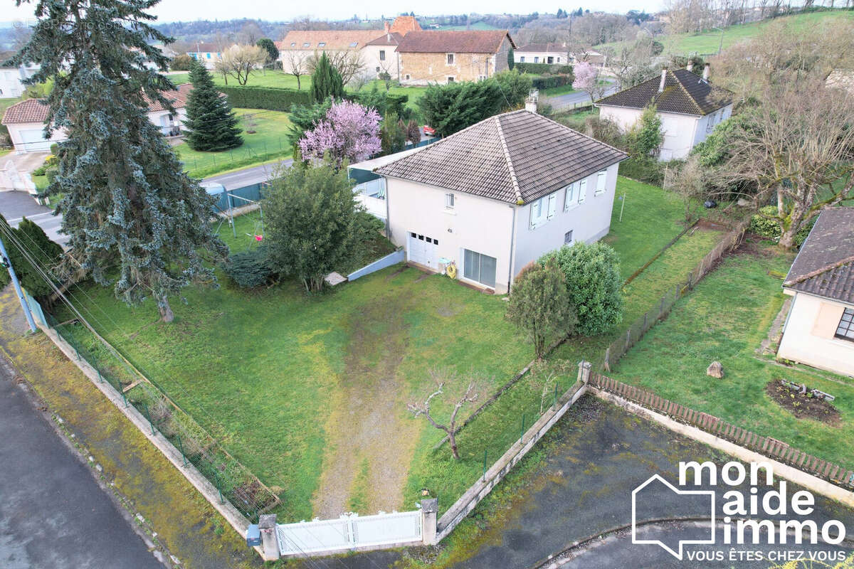 Maison à THIVIERS