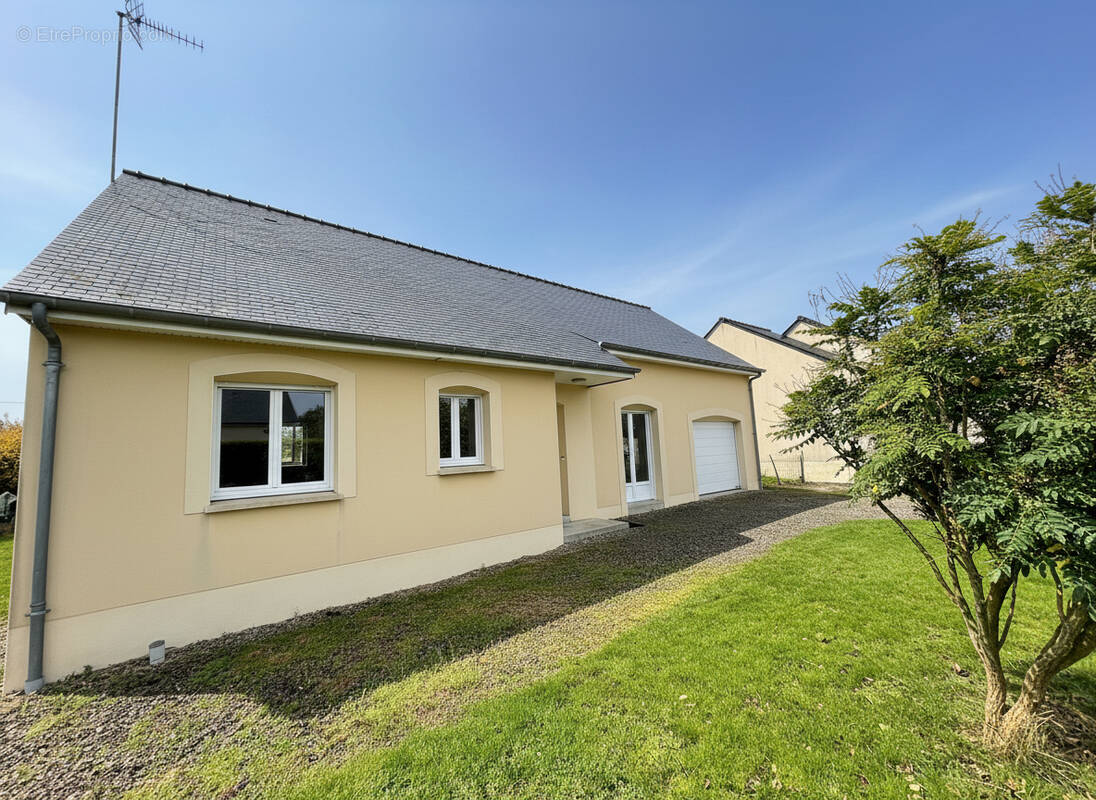 Maison à AMBRIERES-LES-VALLEES