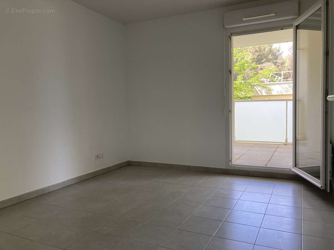 T2 46 m² et terrasse 15 m² + pkg à ISTRES - photo 4