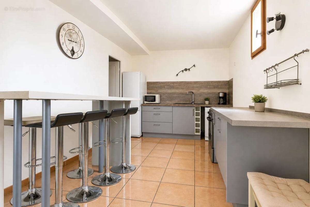 Maison familiale 6 pièces avec dépendance à Saint-Gilles - photo 8