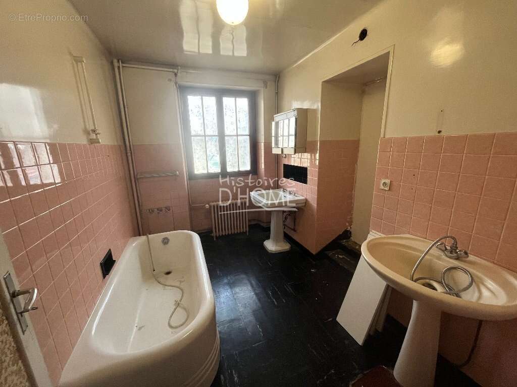 Maison à JOUY-LE-CHATEL