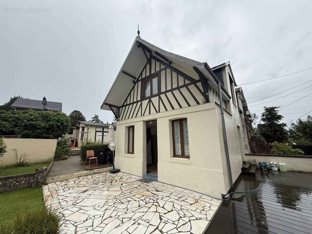 Maison à SAINT-LAURENT-DE-BREVEDENT