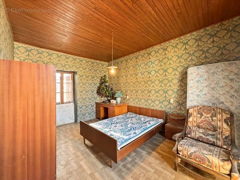 Maison à COURRENSAN