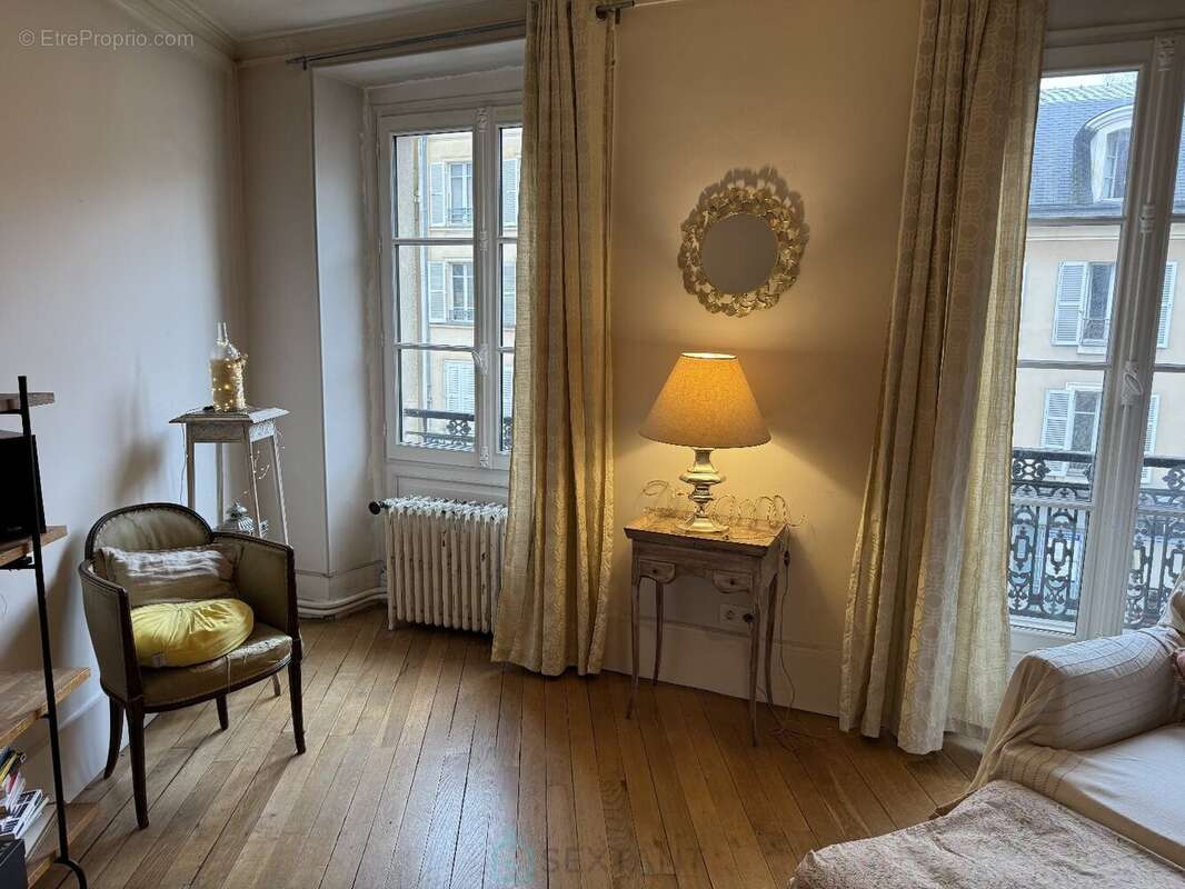 Appartement à VERSAILLES