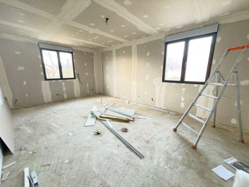 Maison à MONTATAIRE