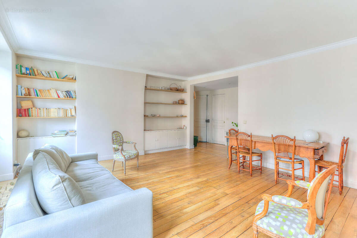 Appartement à NEUILLY-SUR-SEINE