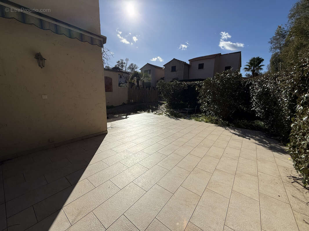 Maison à LINGUIZZETTA