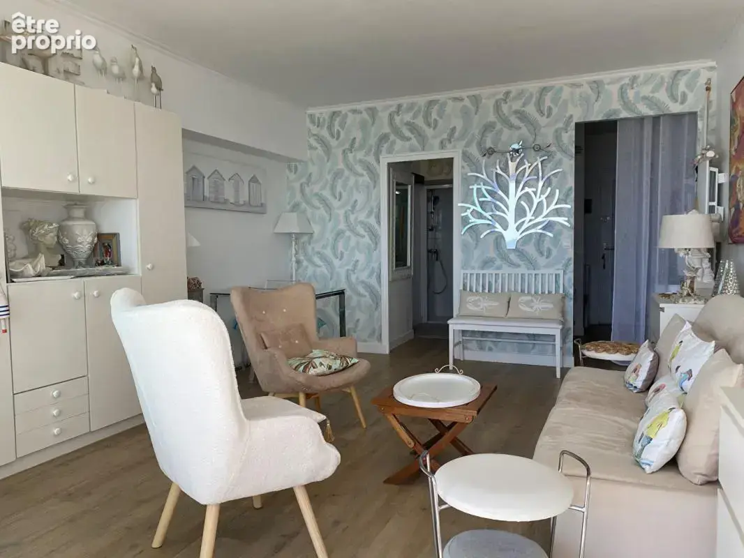 Face mer  Appartement  1 pièce(s) 30m2 entierment rénové - photo 4