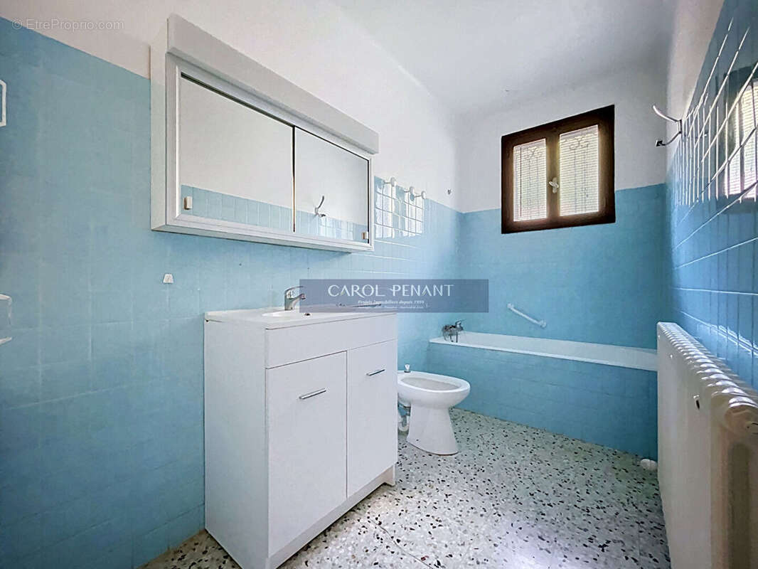 Appartement à BEAUMES-DE-VENISE