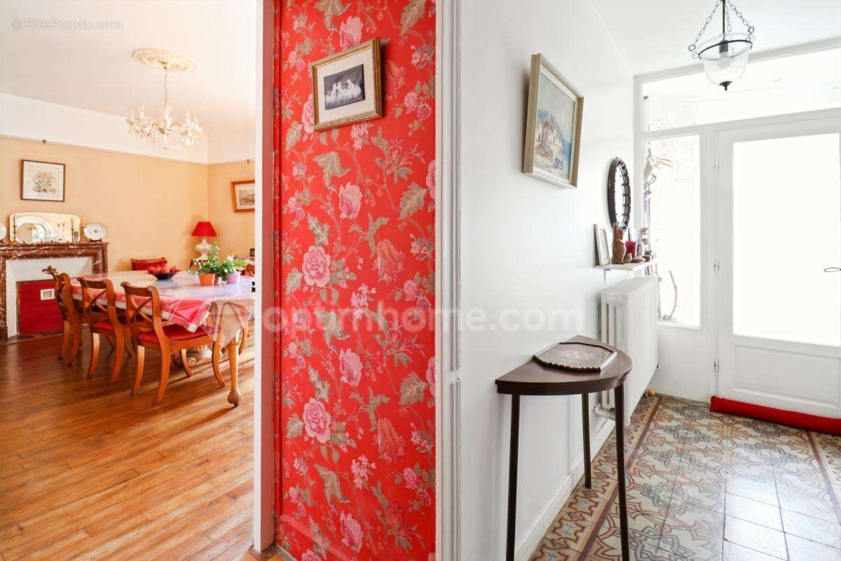 Maison de Charme et de Caractère de 353 m² - 9 Pièces - 6 Chambres sur parcelle de 662 m² - BELLAC 87300 - photo 9