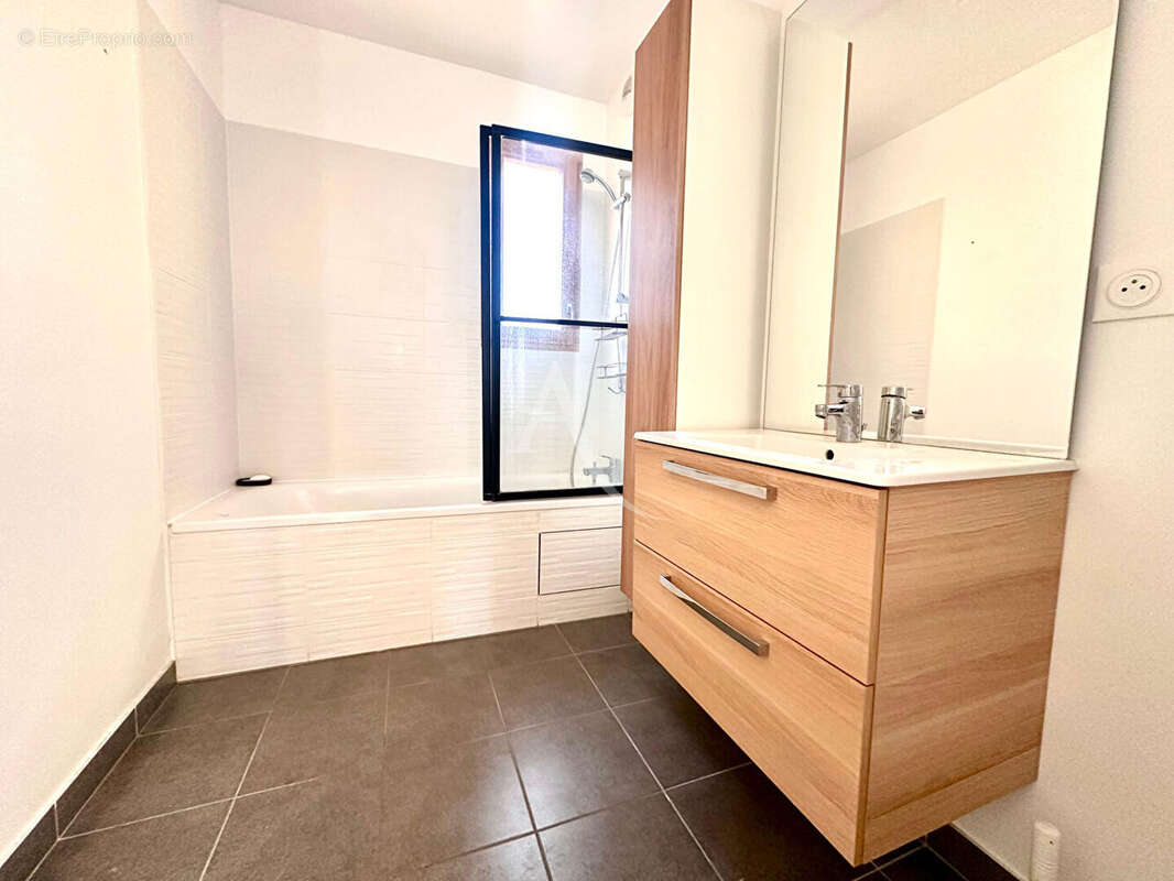 Maison à BUSSY-SAINT-GEORGES