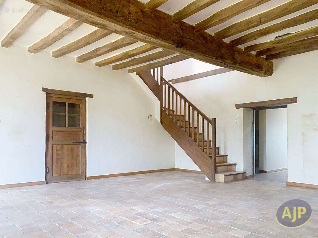 Maison à GRUGE-L'HOPITAL