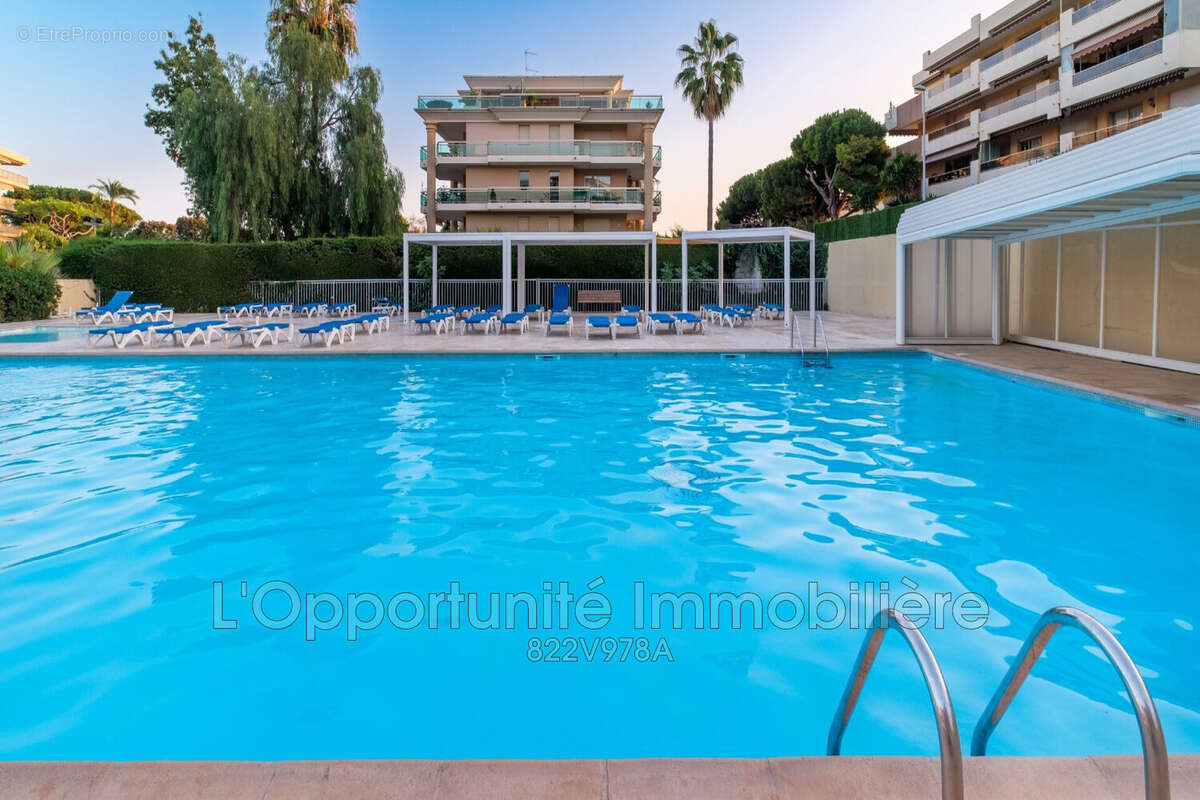 Appartement à SAINT-LAURENT-DU-VAR