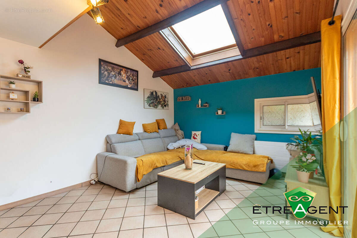 Maison à LES BAUX-SAINTE-CROIX