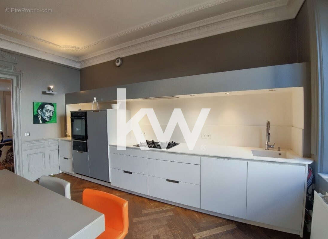 Appartement 215 m² à Saint-Etienne  - photo 6