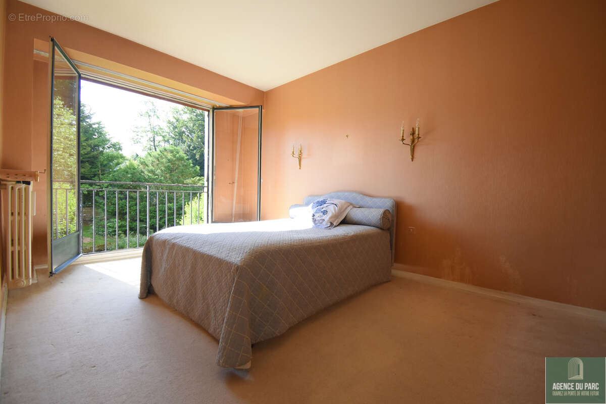 Appartement à VILLE-D'AVRAY