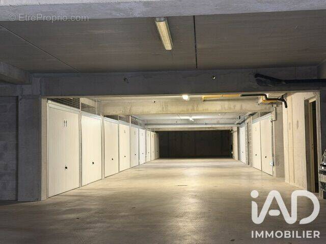 Photo 1 - Parking à FOUESNANT