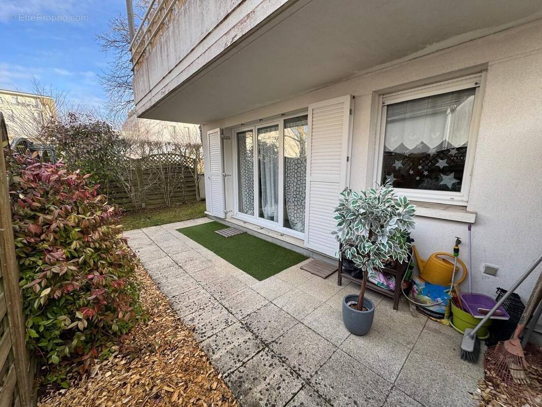 Appartement à SAINTE-GENEVIEVE-DES-BOIS