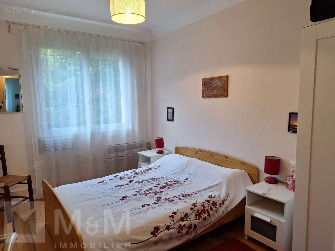 Maison à BESSEDE-DE-SAULT