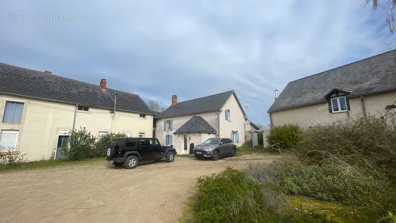 Maison à VARENNES-LES-NARCY