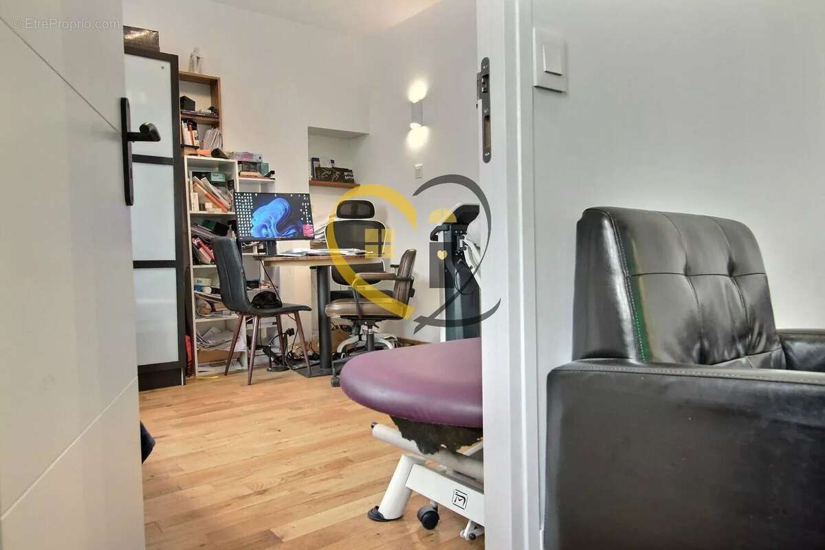 Appartement à CHARENTON-LE-PONT