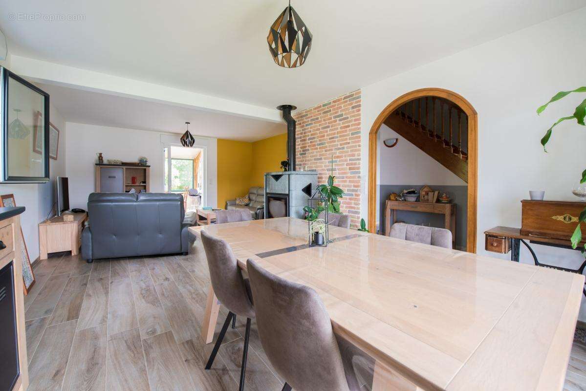 Maison familiale 4 chambres à vendre à plessé – proche écoles, commerces et services - photo 2