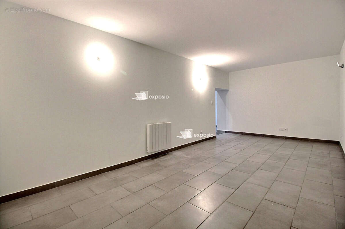 Appartement à ECOTAY-L'OLME