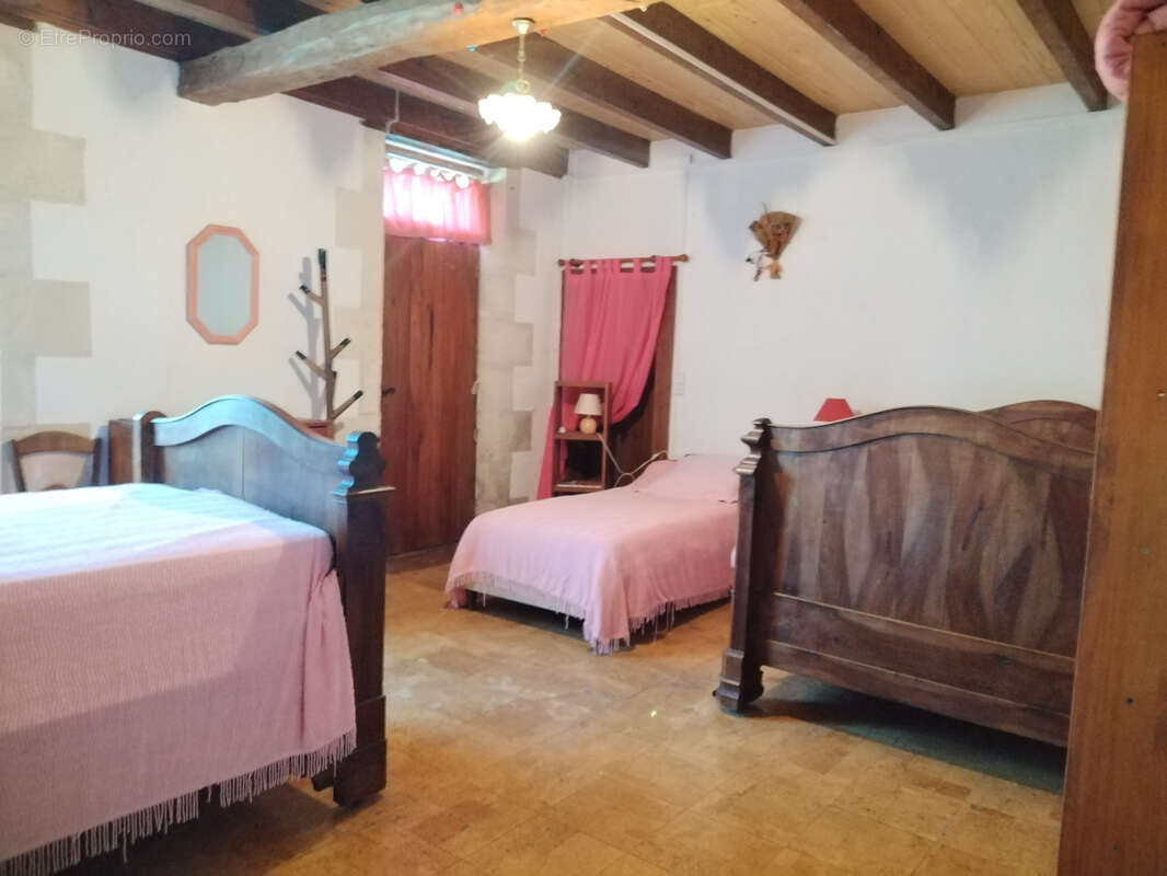 Maison à VILLEFRANCHE-DE-LONCHAT