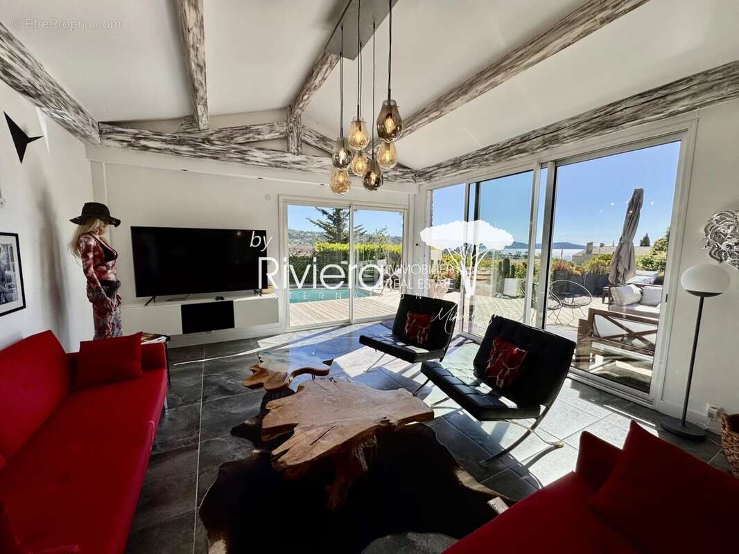 CAVALAIRE - Superbe villa contemporaine  - 5 chambres - bell - photo 9