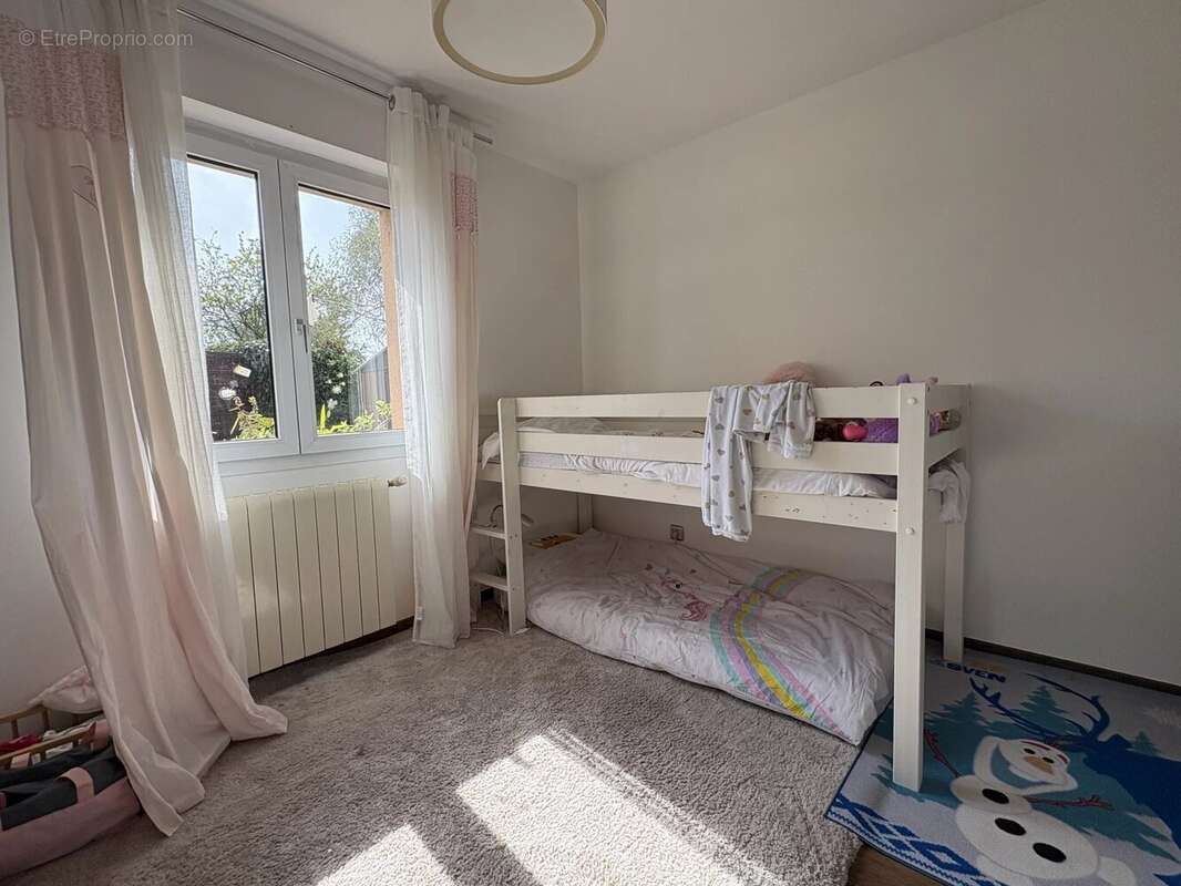 Maison à LA SALVETAT-SAINT-GILLES