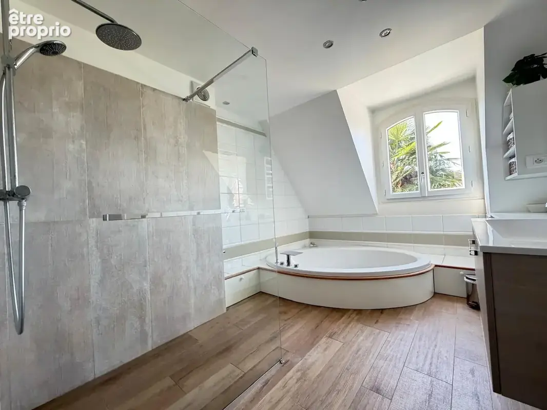 Charmante maison traditionnelle - 130 m2 habitables - 5 chambres - 396 m2 de terrain - photo 12