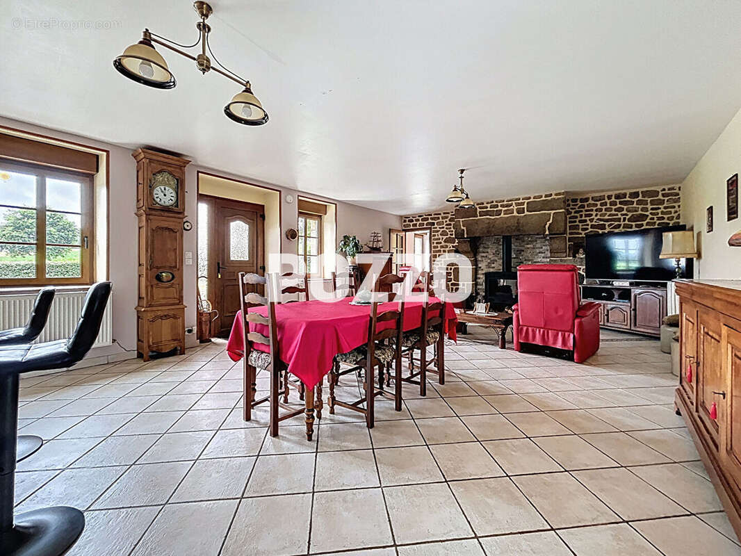 CHAMP DU BOULT - spacieuse maison au calme sur terrain de 7258 m² - photo 2