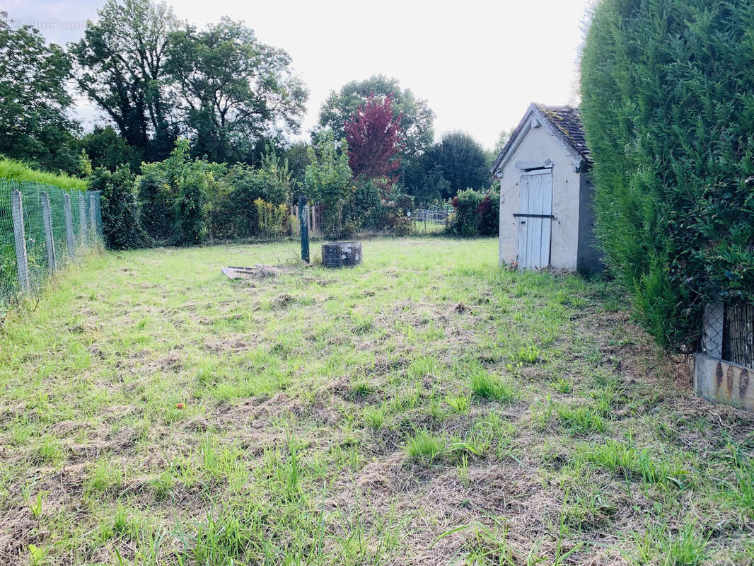 Terrain à LORREZ-LE-BOCAGE-PREAUX