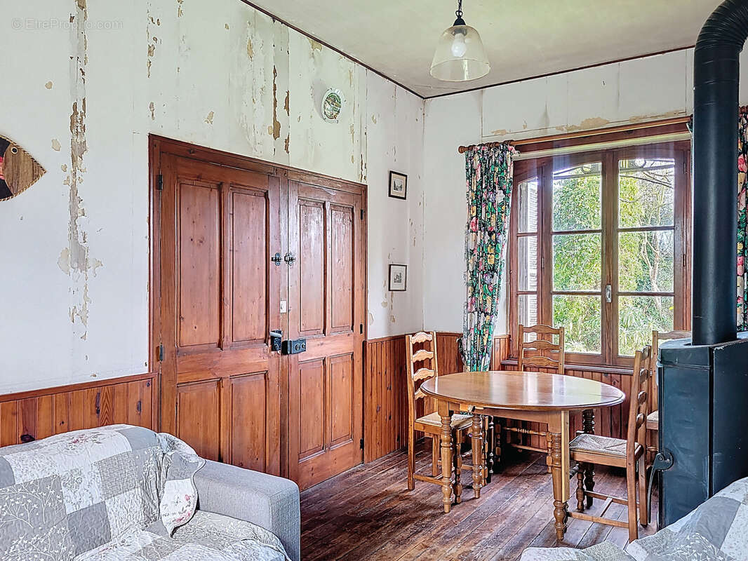 Maison à MONTMARTIN-SUR-MER