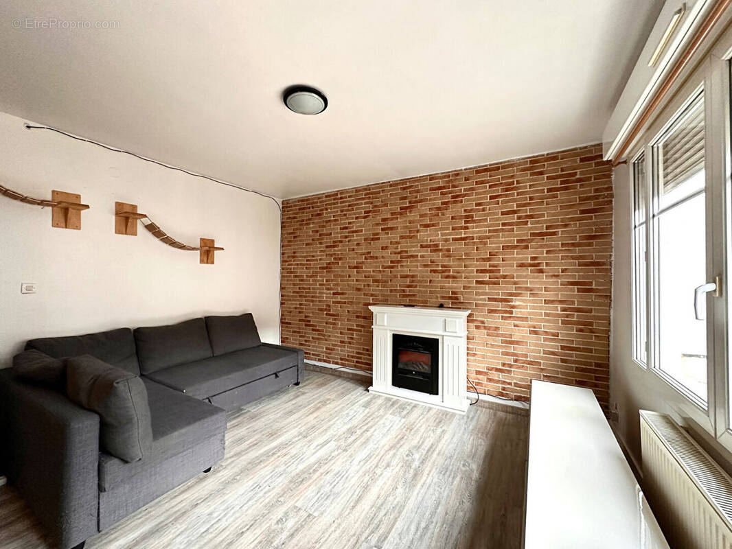 Appartement à SAULNES