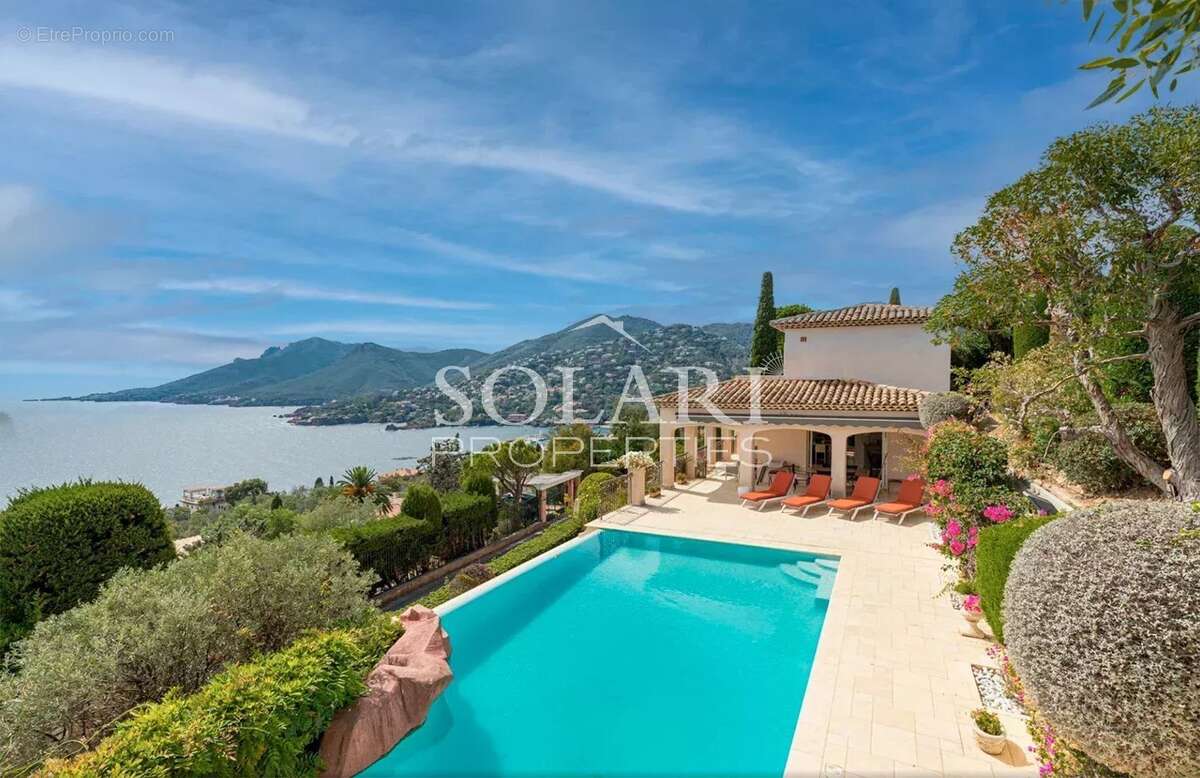 Maison à THEOULE-SUR-MER