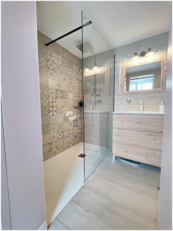 Maison 160 m² à Pouzolles  - photo 4