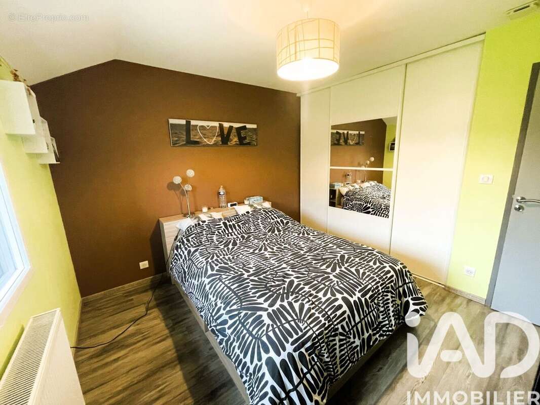 Maison 160 m² à Villeseneux  - photo 9