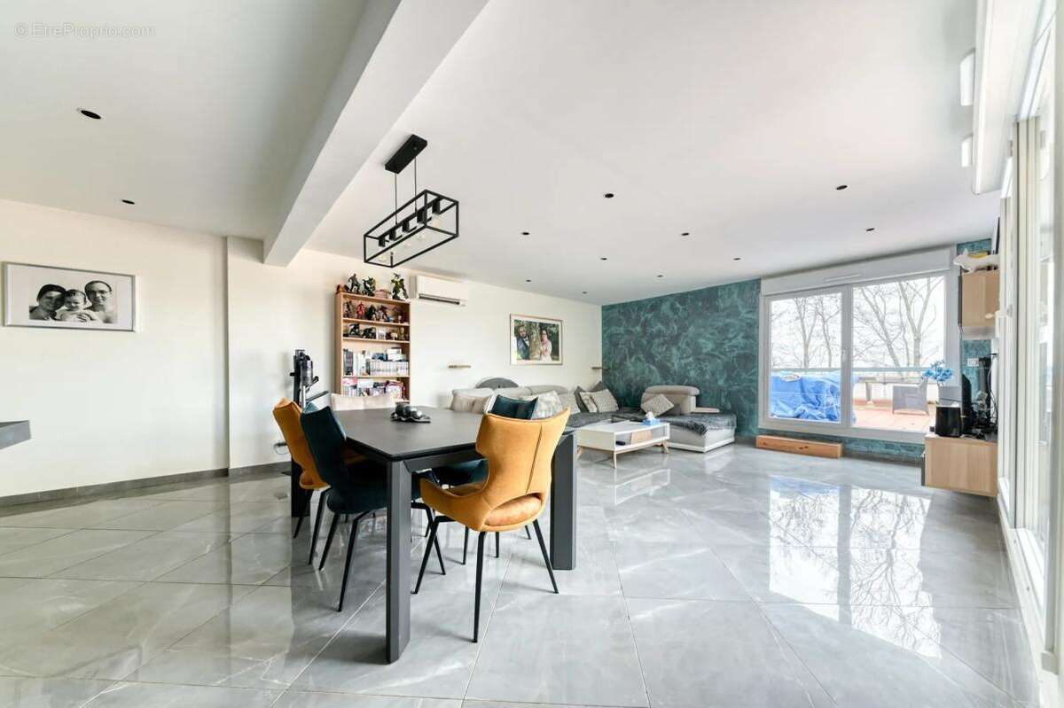 Appartement à IRIGNY