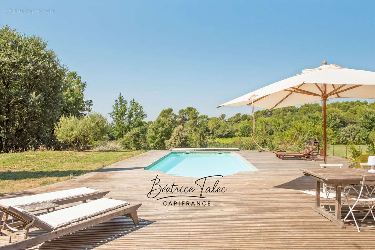 Maison de caractère avec piscine 5 pièces au cœur des vignes, double garage, 6000m2 terrain plat arboré, magnifique vue dans un  - photo 6