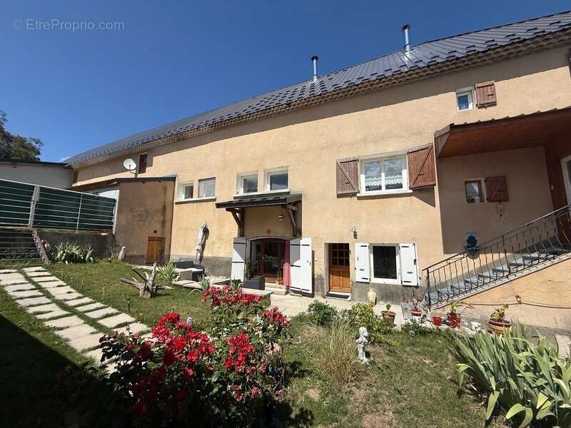 Maison à LA CLUSE