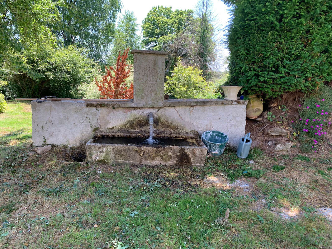 Maison à LA CROISILLE-SUR-BRIANCE