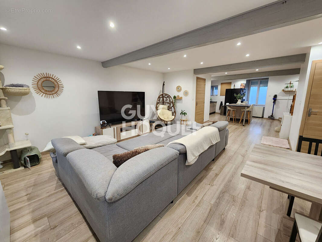 Maison à SAINT-MARTIN-LA-PLAINE