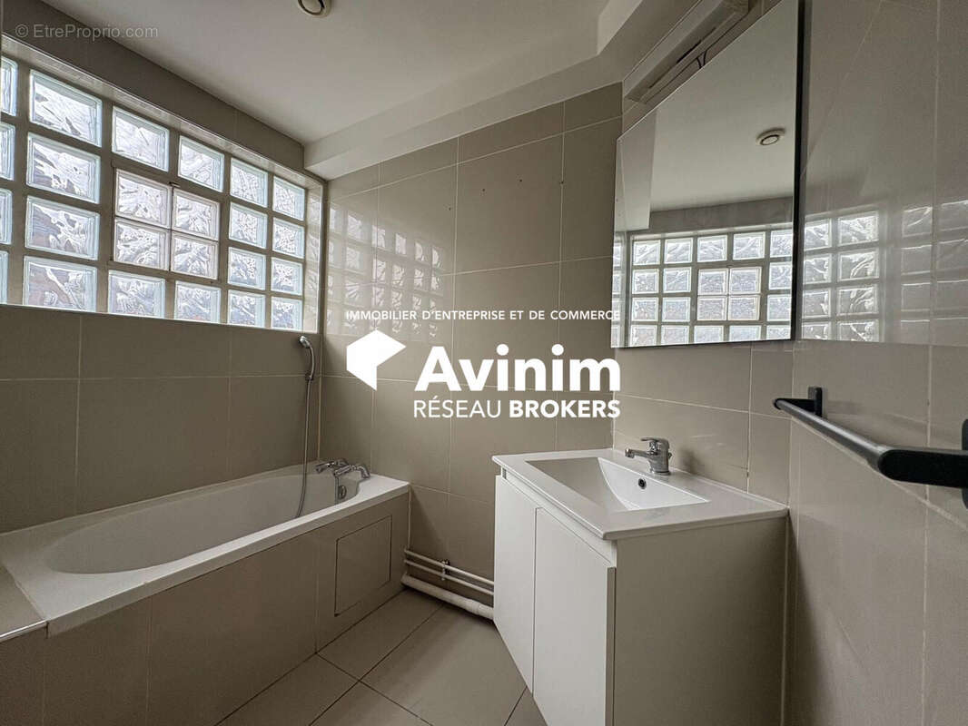 Appartement à AUBERVILLIERS