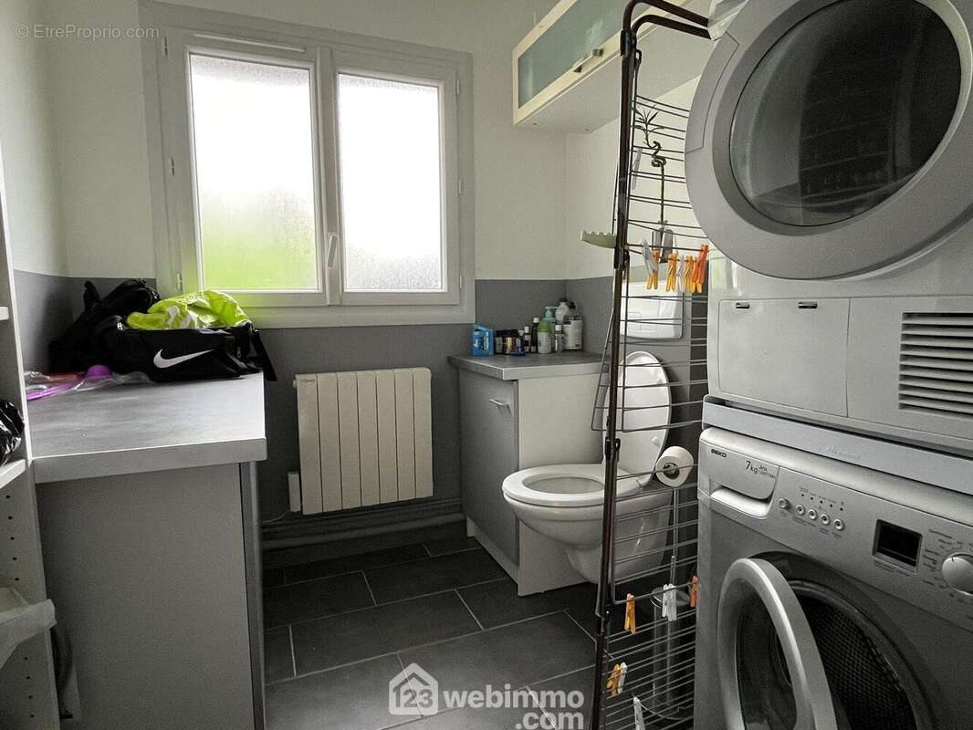 Passons à l&#039;espace buanderie comprenant un wc. - Maison à BONDOUFLE